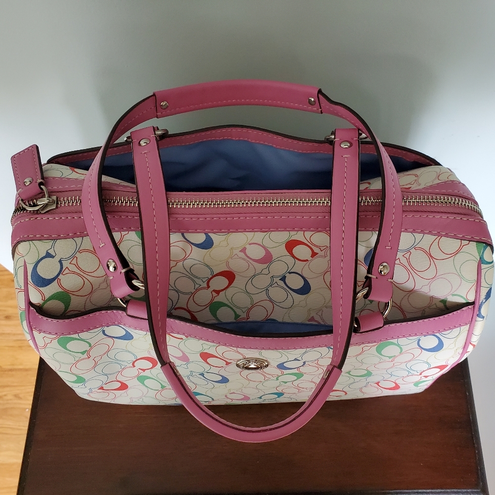 Coach Signature Chelsea Purse - Picture 3 of 9